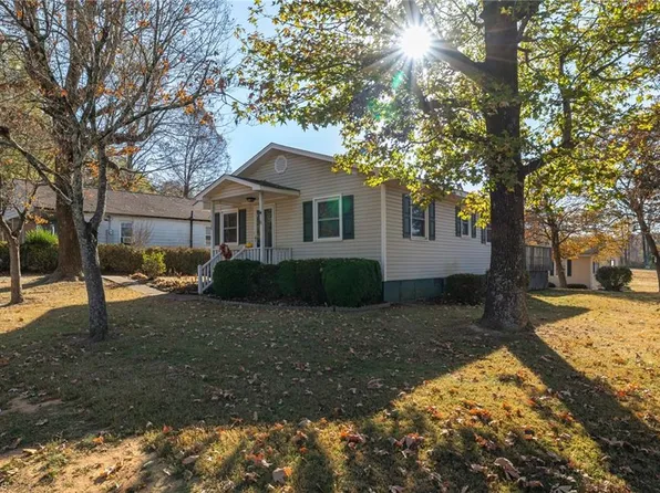 1608 Pecan Rd, Reidsville, NC 27320