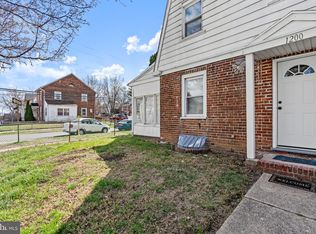 1200 Pine Ln, Chester, PA 19013