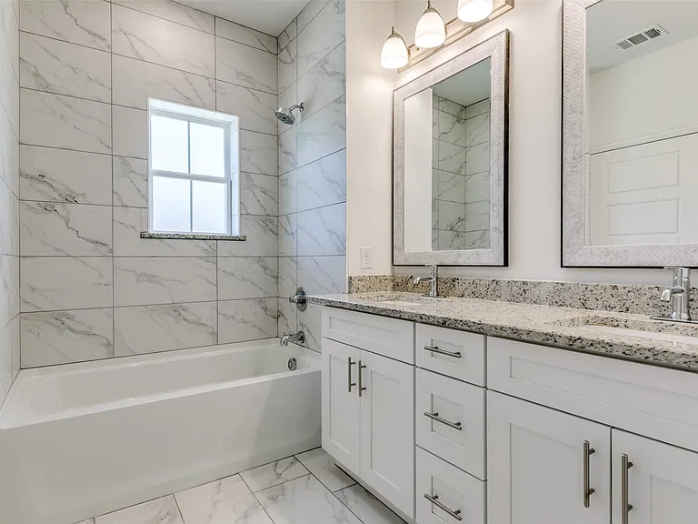2418 Ash Ln — Photo 7