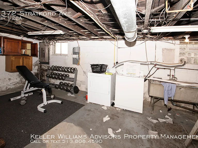2372 Stratford Ave — Photo 25
