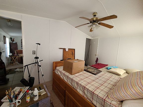 Guest bedroom