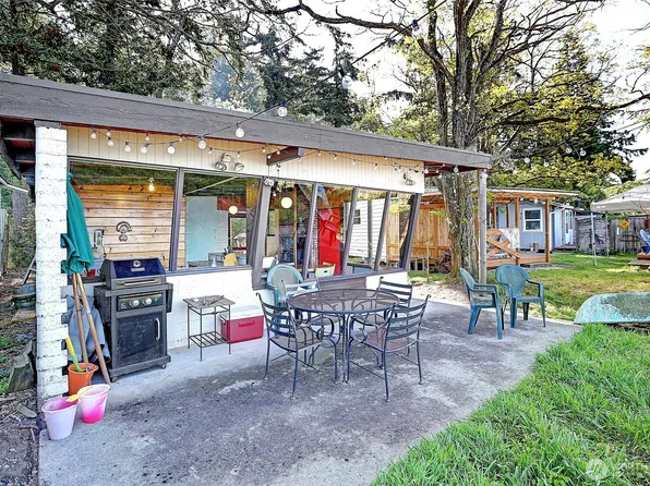 567 Sundin Drive, Camano Island, WA 98282