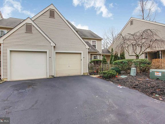 2nd image of 102 Woodlake Dr