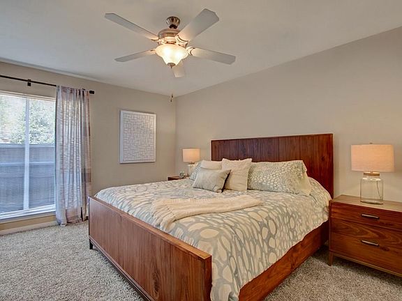 5th image of 301 Wilcrest Dr APT 4204
