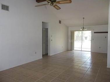 3rd image of 2845 Banyan Ln