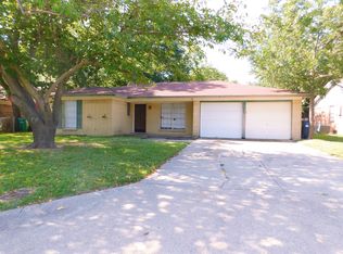 3400 Hummingbird Ln, Denton, TX 76209