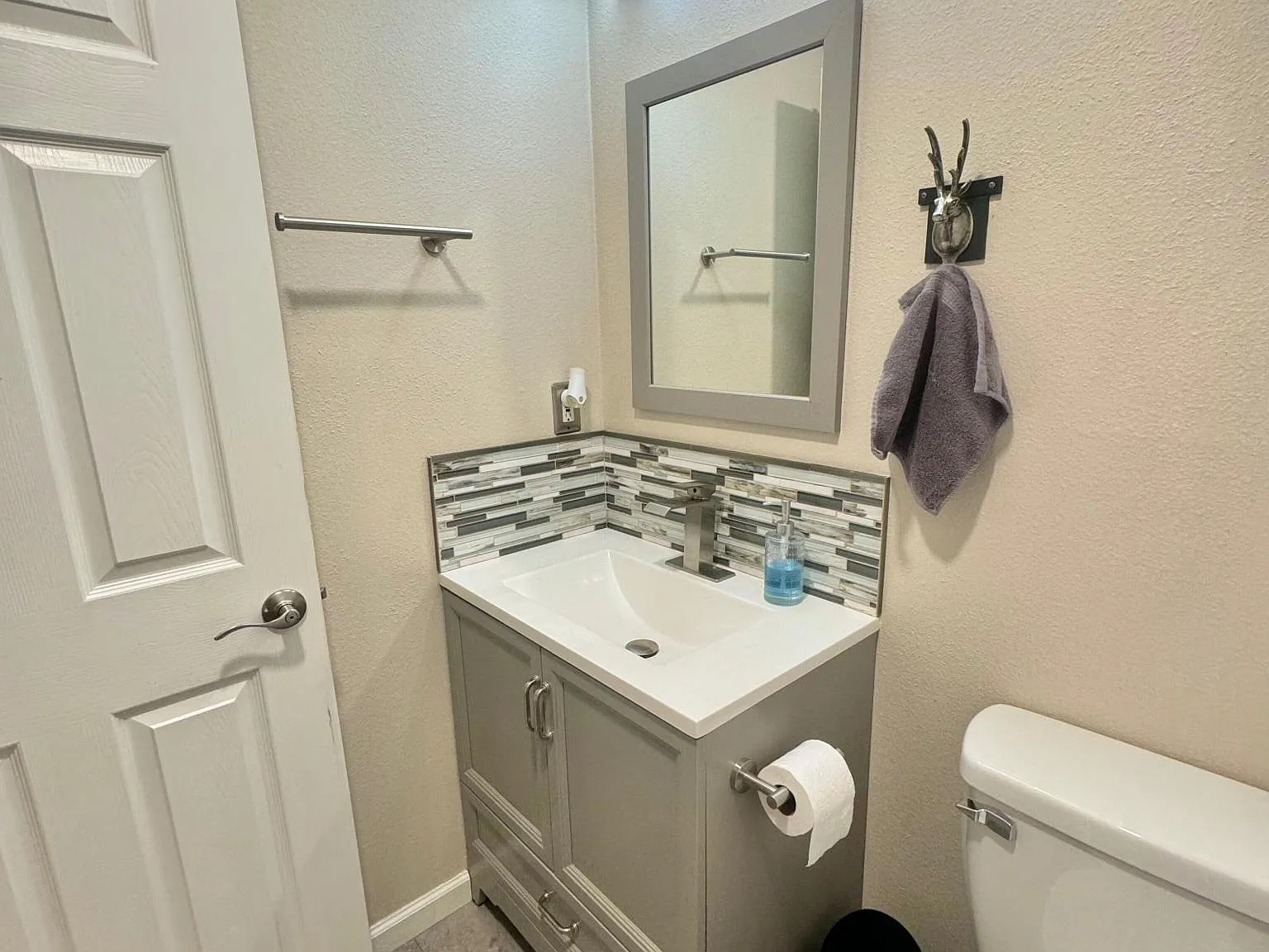 2210 Sentry Dr — Photo 2