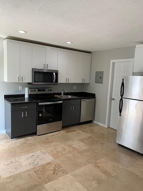 1st image of 728 NE 13th Ct #17