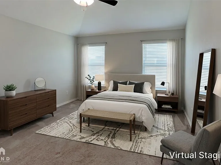 529 Paloma St — Photo 5