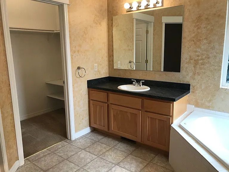 226 E River Rock Rd — Photo 20