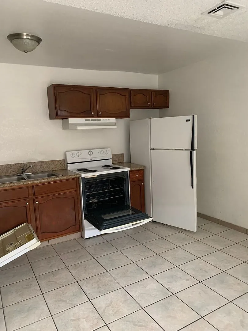 Must See One Bedroom Townhome! — Photo 4