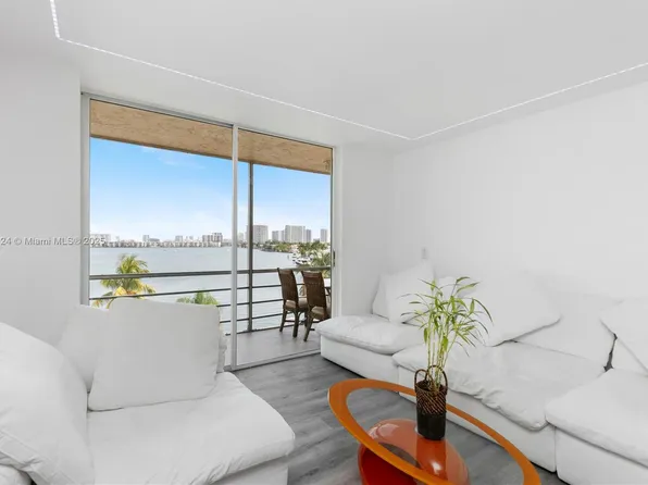 2821 N Miami Beach Blvd #5J, North Miami Beach, FL 33160