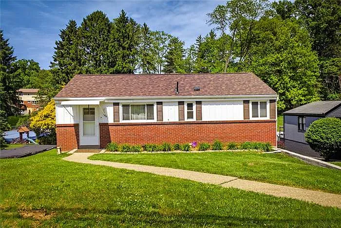 941 Logan Rd — Photo 1
