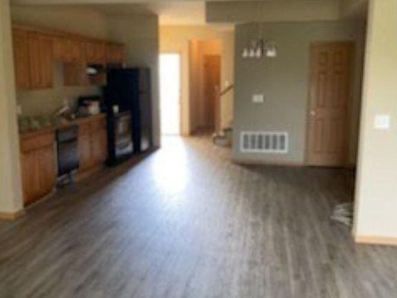 5th image of 10362 Sloan Ave #10362