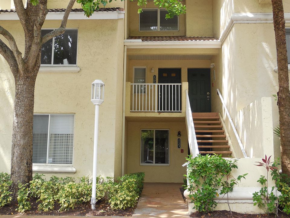 1st image of 2203 Glenmoor Dr