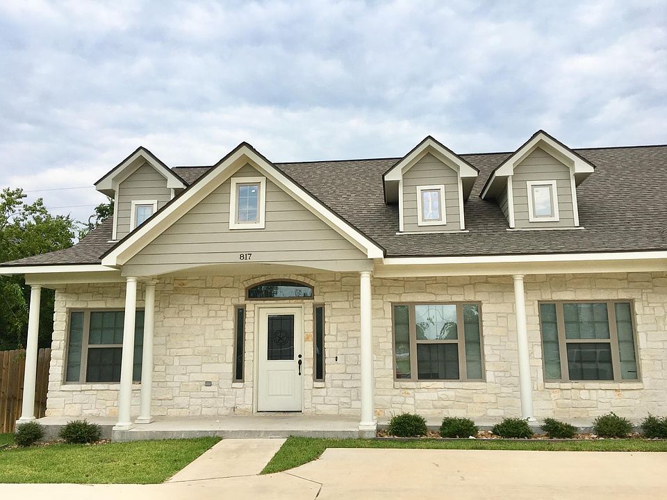 1st image of 819 Dominik Dr