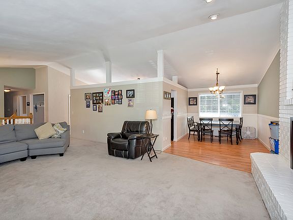 3rd image of 2508 Manorwood Dr