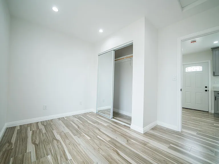 9580 Lev Ave — Photo 9