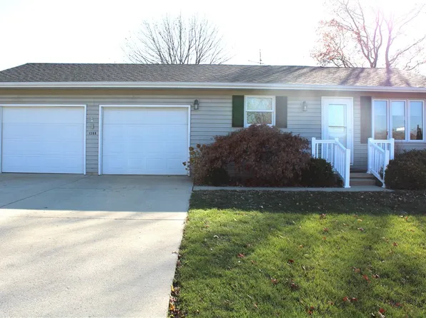 1308 W South 11th St, Shelbyville, IL 62565