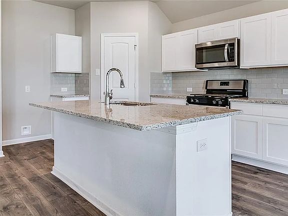 4th image of 4046 Canary Pl