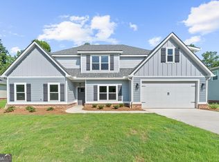 624 Whispering Pines Dr, Macon, GA 31211