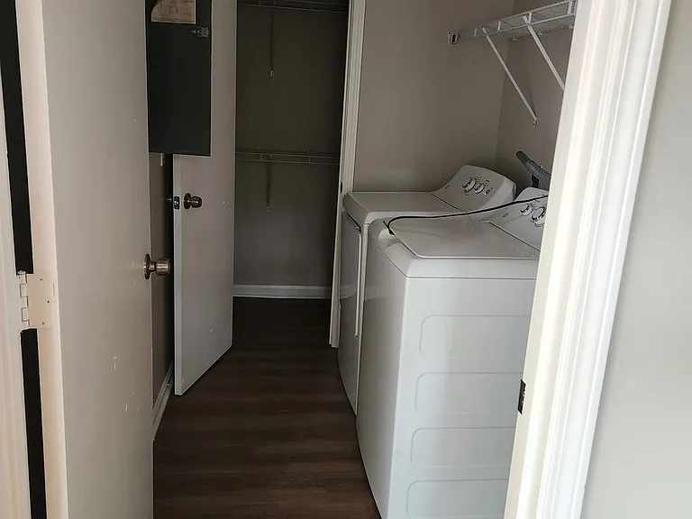 130 Sandy Dr — Photo 9