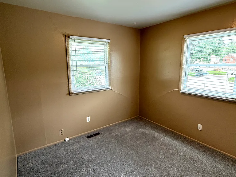 401 Morris Dr — Photo 9