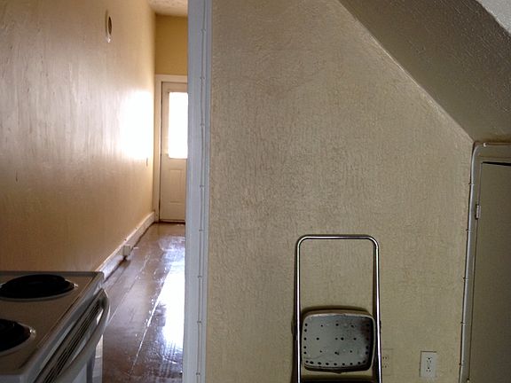 Kitchen eat in area