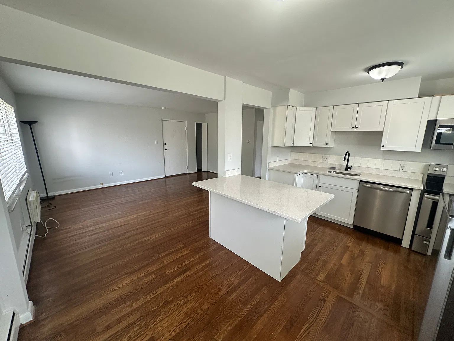 2 bed, 950 sqft, $1,795 — Photo 1