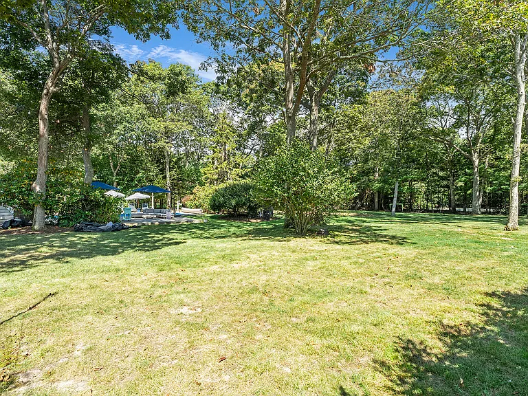 44 Midhampton Ave — Photo 24