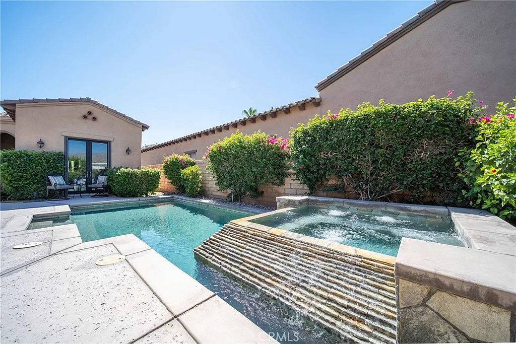 4 bed, 4.5 bath, 3201 sqft, $4,999 — Photo 2