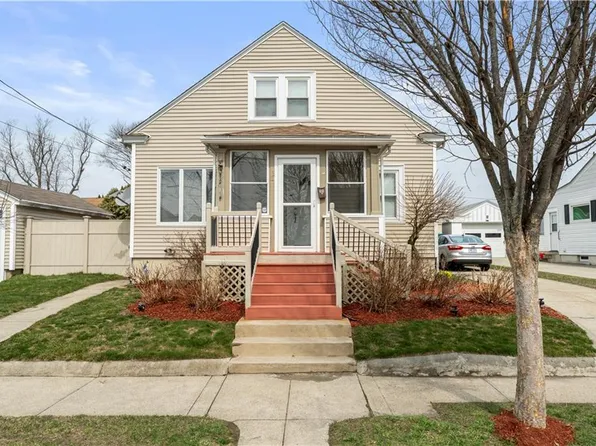 11 La Salle Dr, Providence, RI 02908