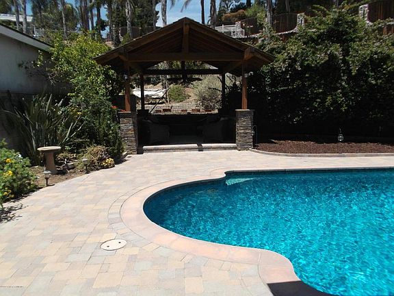 4th image of 9945 Shadow Hills Dr