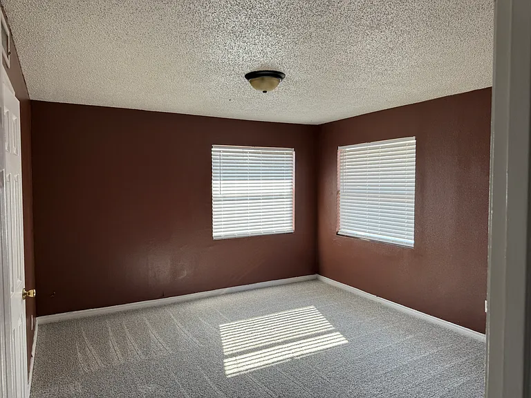 311 Sunset St — Photo 12