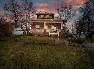 1017 E Jackson St, Bloomington, IL 61701