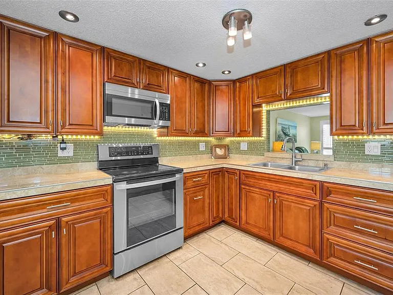 1000 Crane Ct — Photo 15