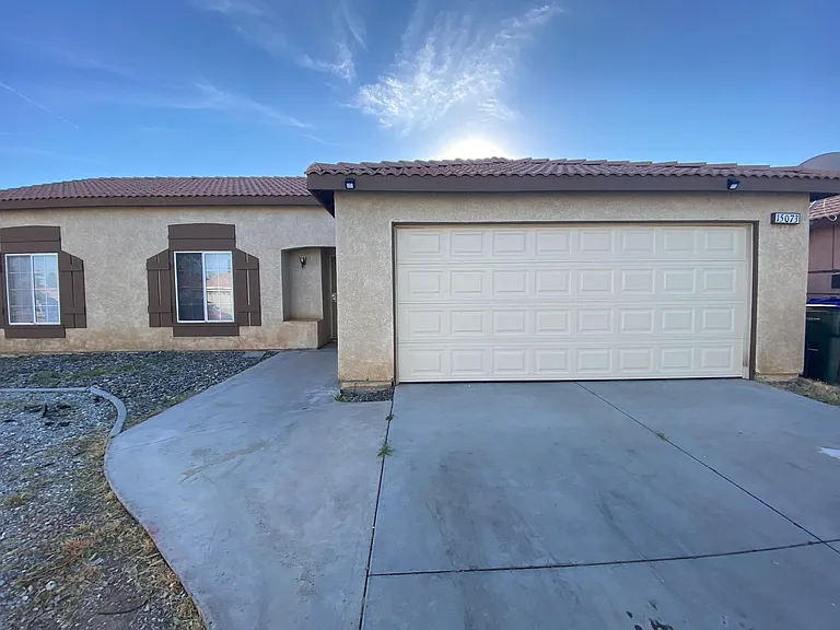 15073 Stafford Ave — Photo 1
