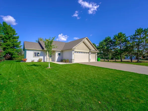 1271 Highland Ct, New Richmond, WI 54017