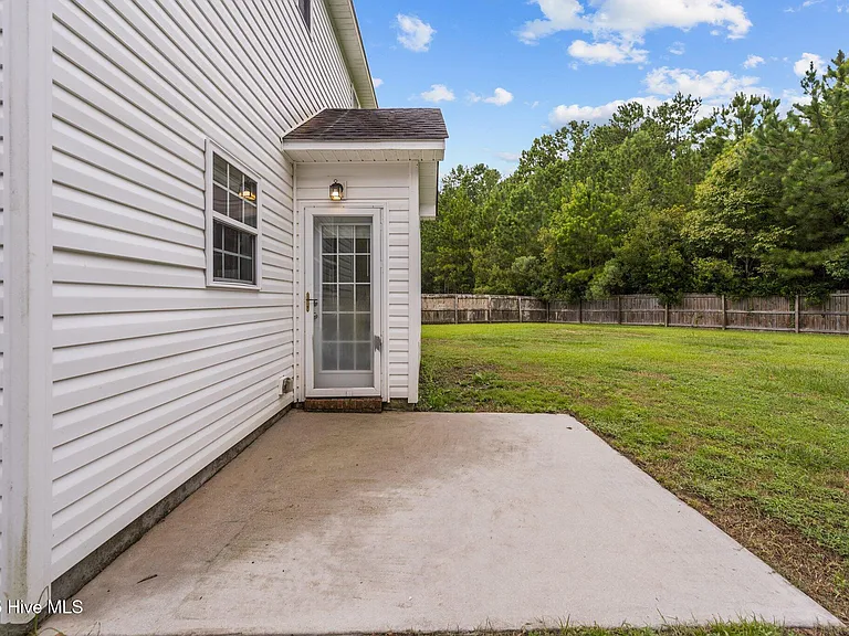 1004 Summerfield Ct — Photo 22