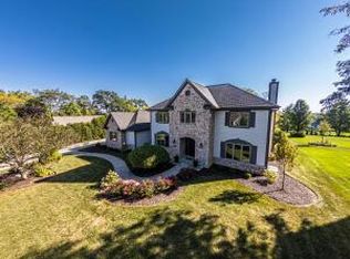 8324 S 68th St, Franklin, WI 53132