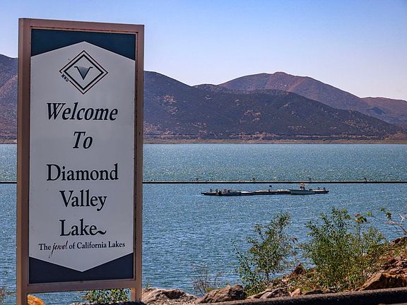 Minutes to Diamond Valley Lake