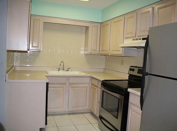 2nd image of 3913 Saratoga Ave #G-307