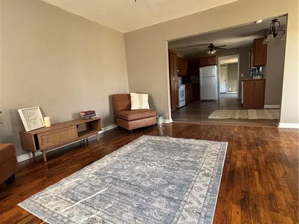 202 S 7th St, Lacygne, KS 66040