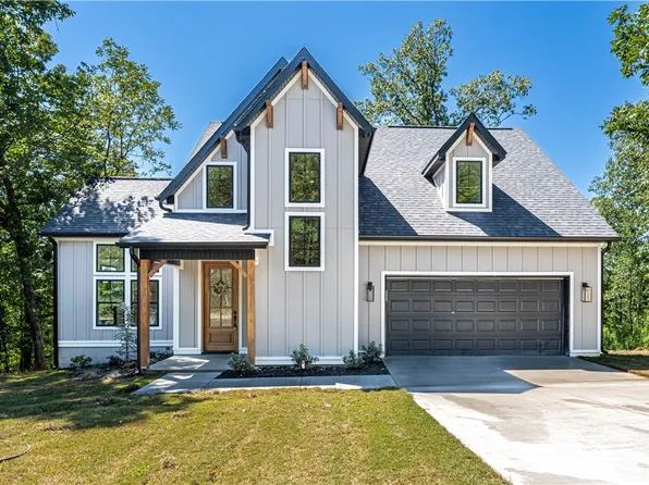 31 Magrath Cir, Bella Vista, AR 72715