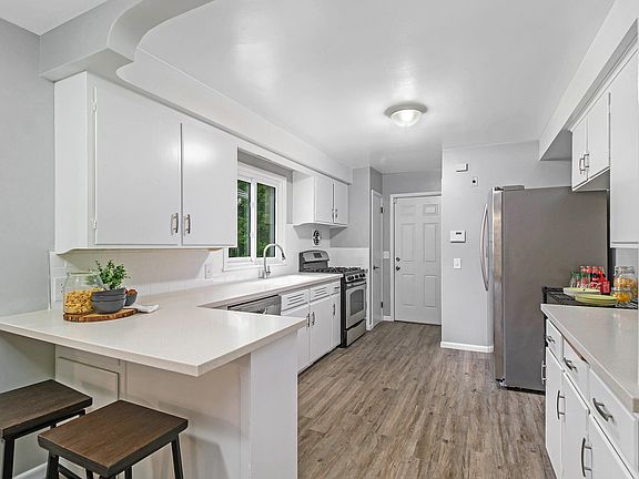 4th image of 5845 E Ml Ave