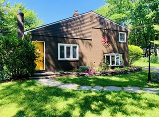 65 Johnson Rd, Falmouth, ME 04105