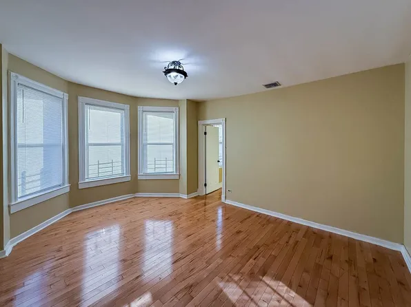 90 Carlton Avenue image 2 of 40