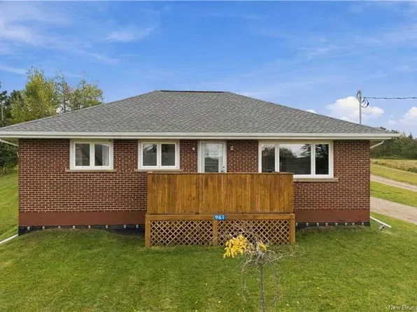 961 Royal Rd, Memramcook, NB E4K 1X6