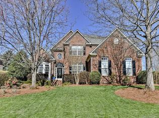 907 Carisbrooke Ln, Waxhaw, NC 28173