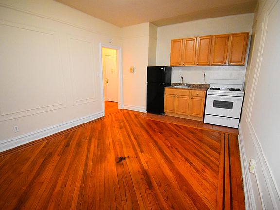 2nd image of 15119 34th Ave APT 2E